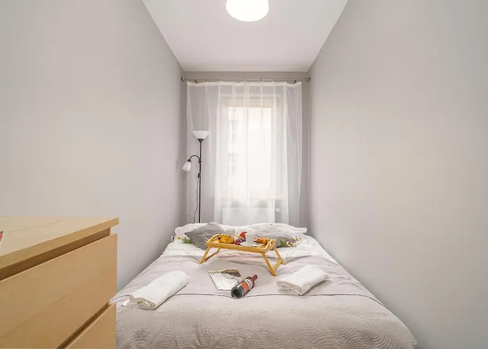 Grzegorzki With Balcony - By Rentujemy Krakow