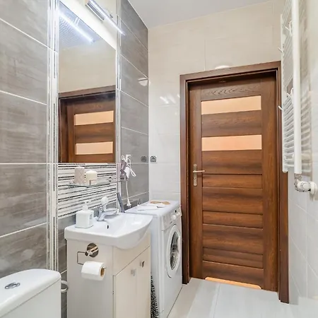 Grzegórzki With Balcony - By Rentujemy Apartamento Cracovia