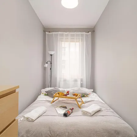 Grzegórzki With Balcony - By Rentujemy Cracovia