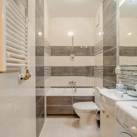Apartamento Grzegórzki With Balcony - By Rentujemy Cracovia